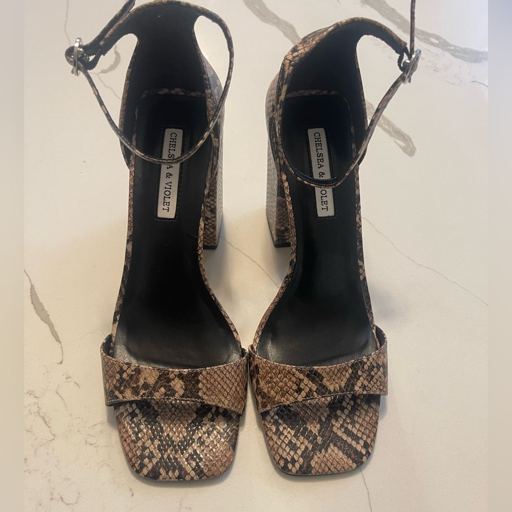 Women’s brown snakeskin shoes - women’s 8